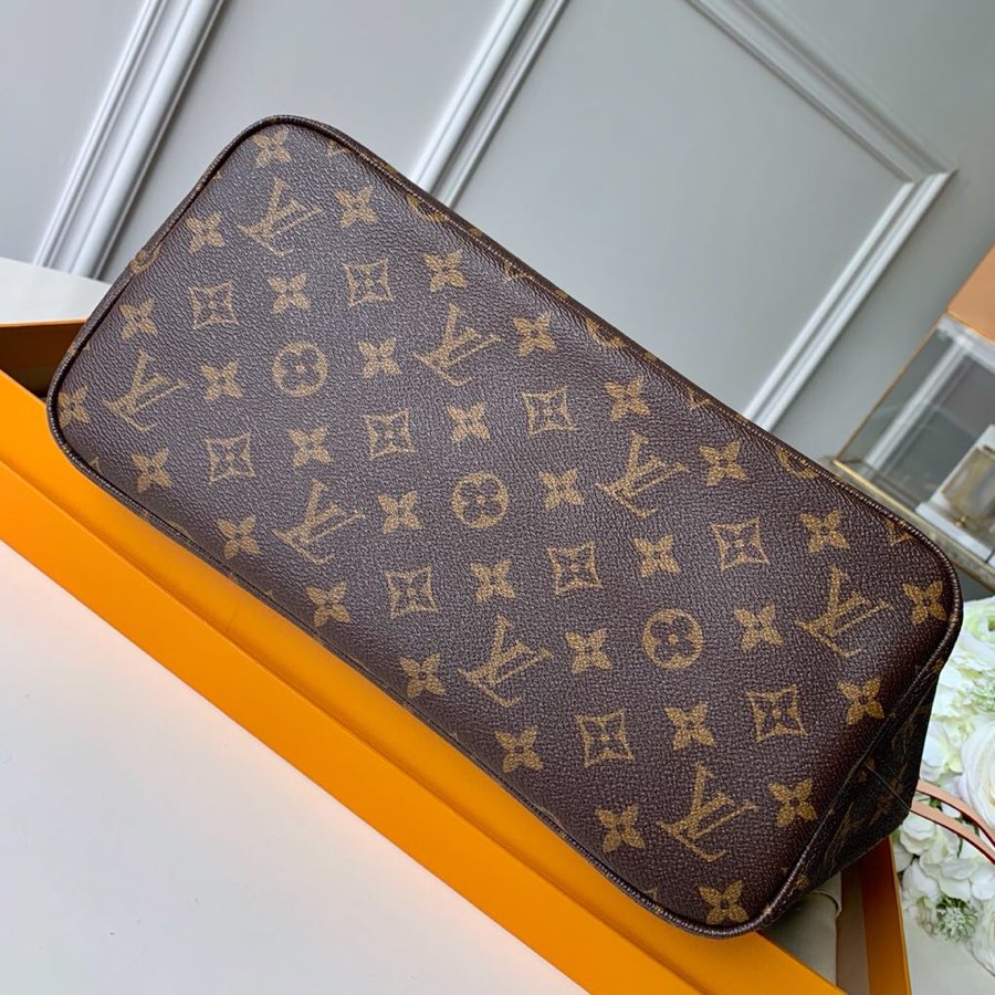 Louis Vuitton Neverfull MM Tote – M40995 Monogram Canvas