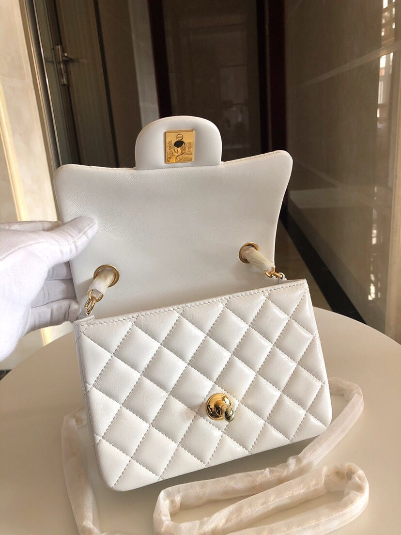 Chanel Women Messenger Bag