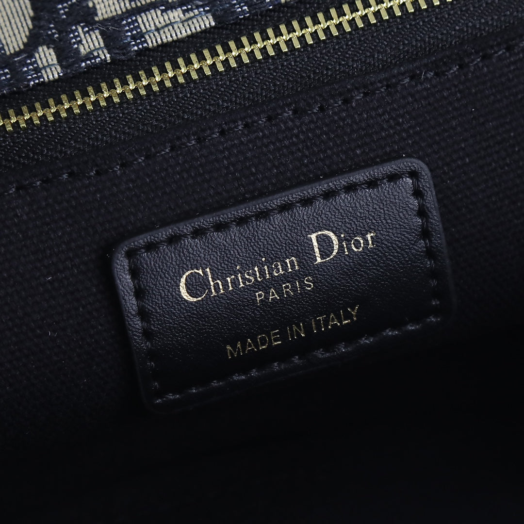 DIOR Montaigne Bag