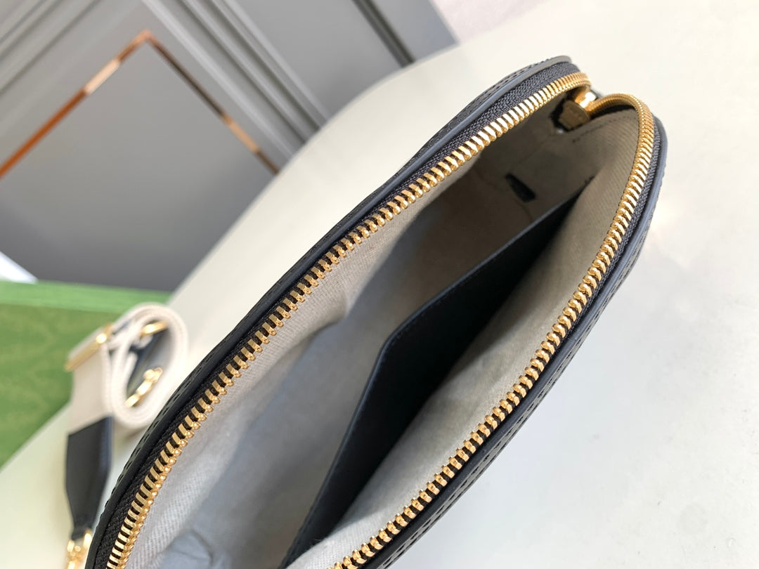 GG Matelassé Small Bag
