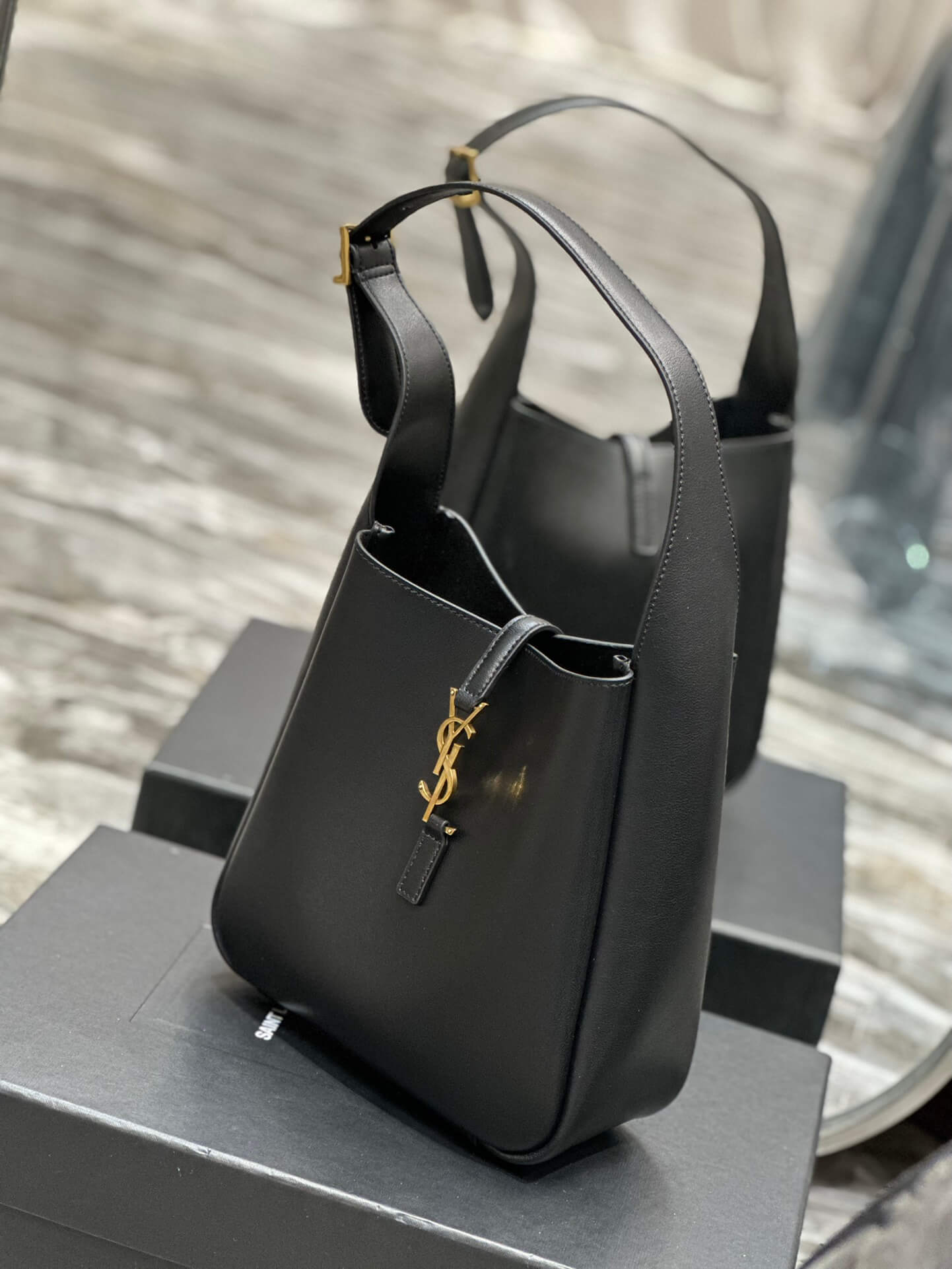 YSL Explosive Style LE 5A7 Underarm Bag