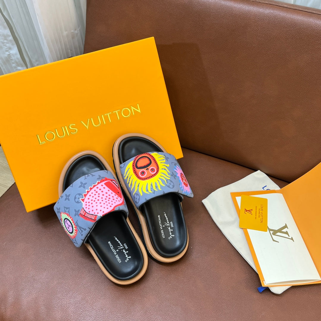 LV Latest Embossed Slippers