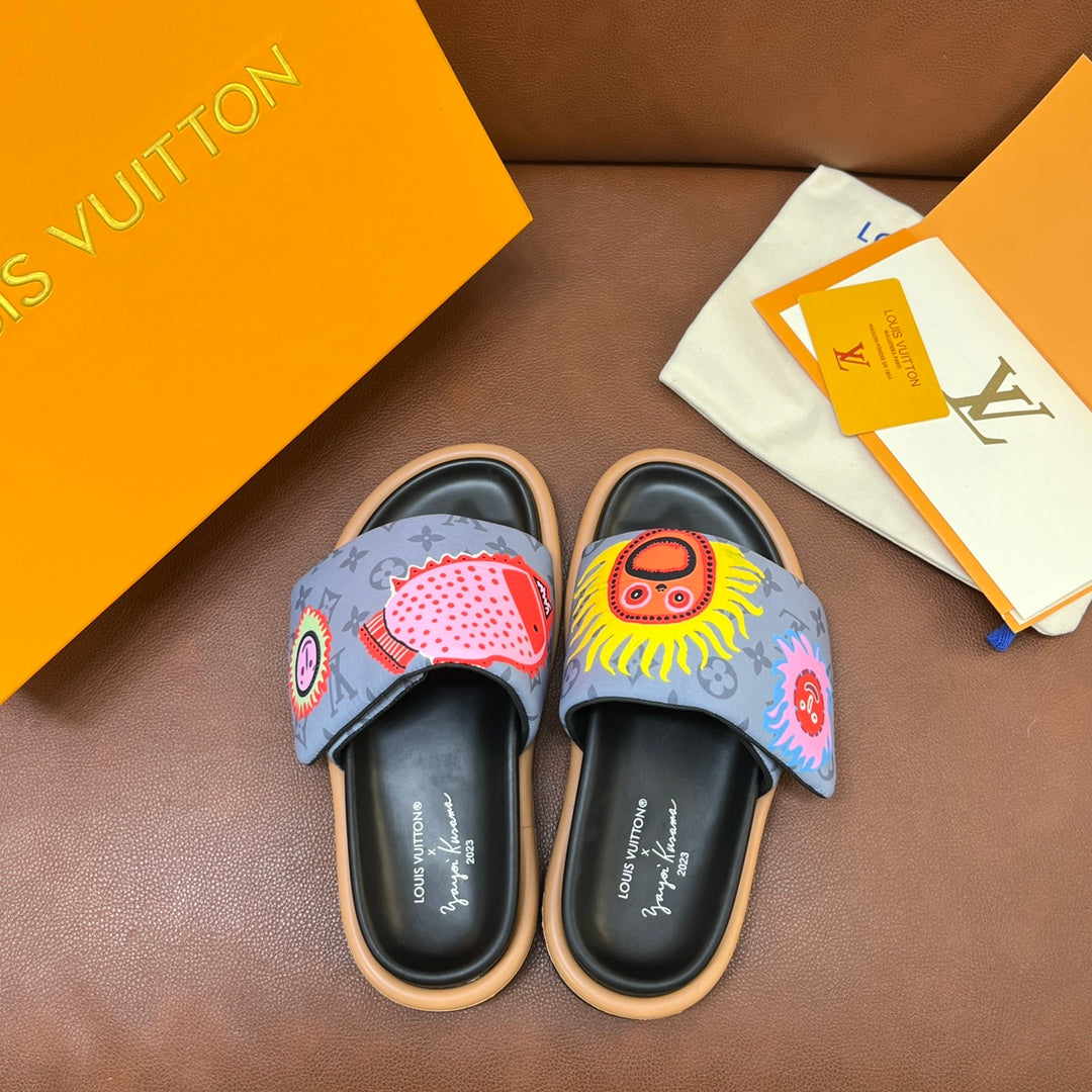 LV Latest Embossed Slippers