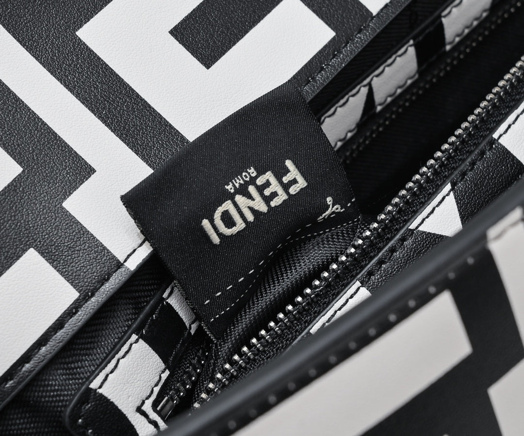 FENDI Baguette Bag