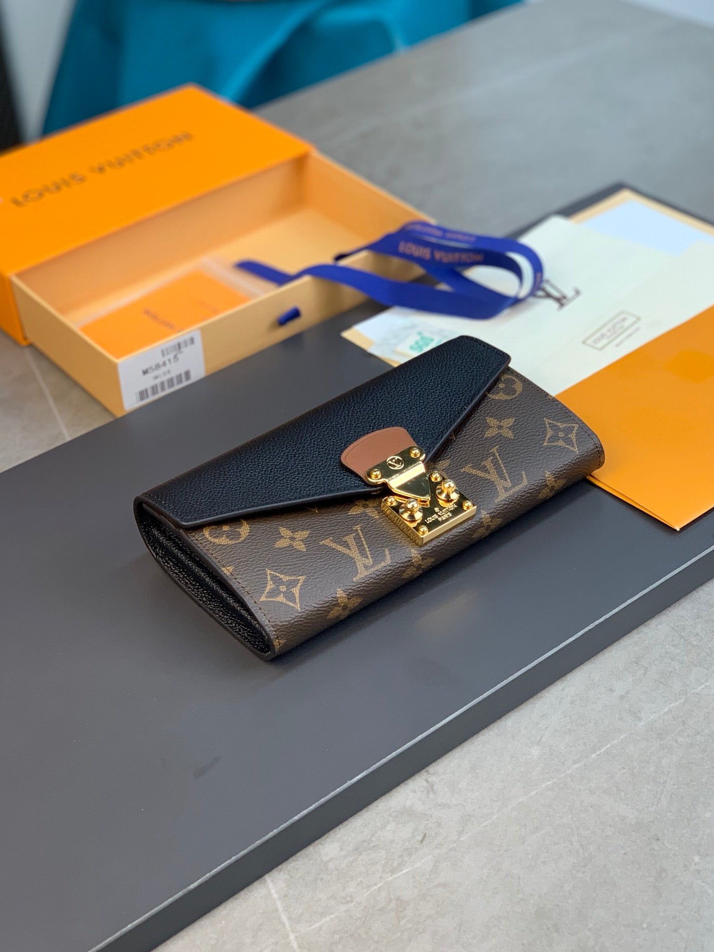 LV Versatile Pallas Wallet