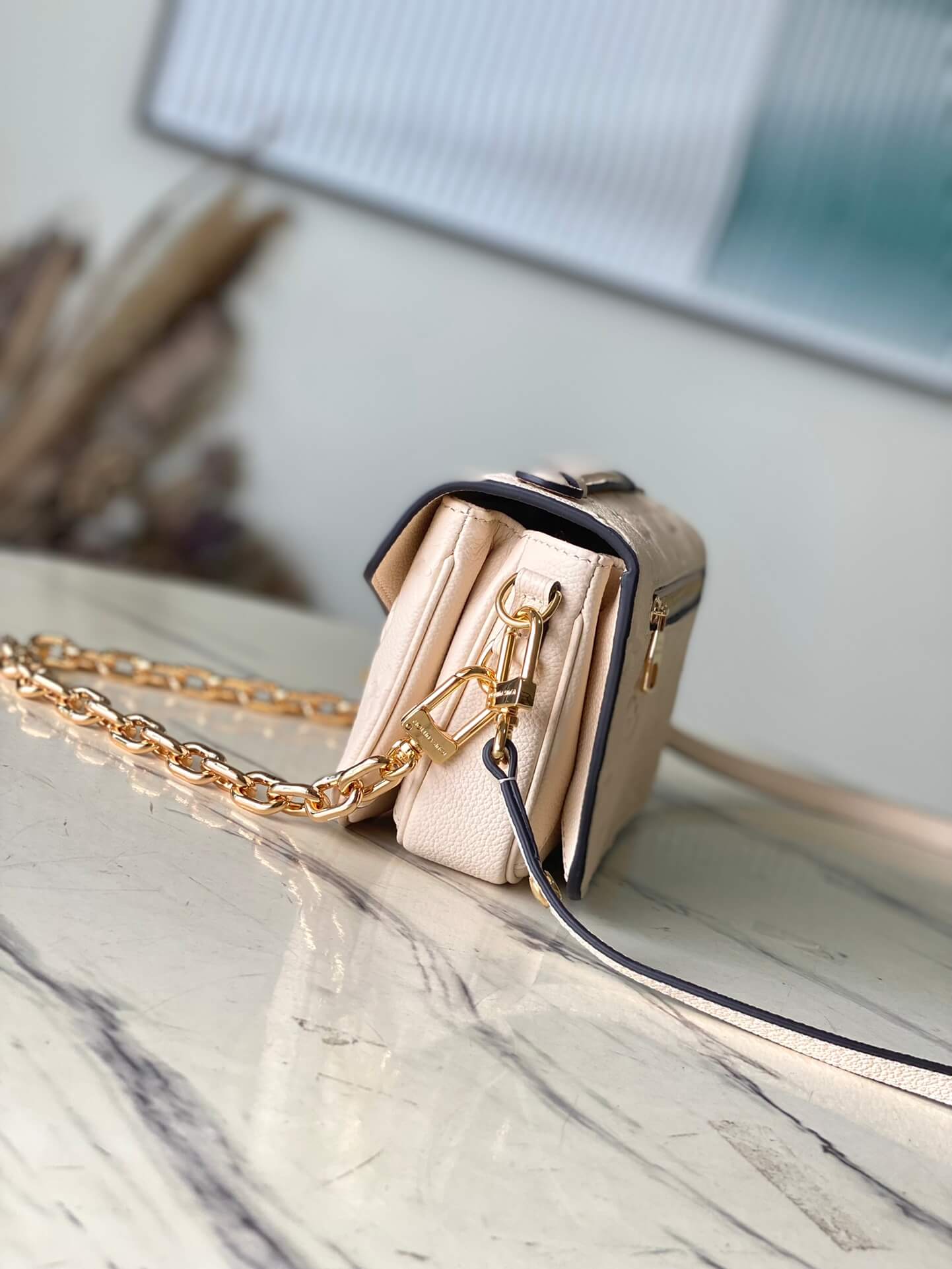 LV Pochette Metis East West Handbag