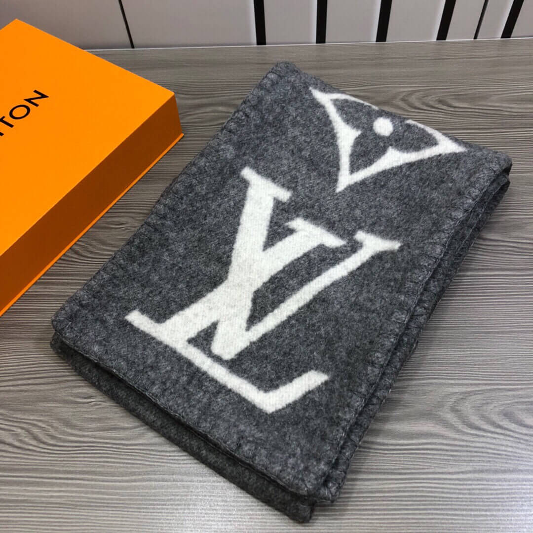 LV Autumn and Winter Scarf