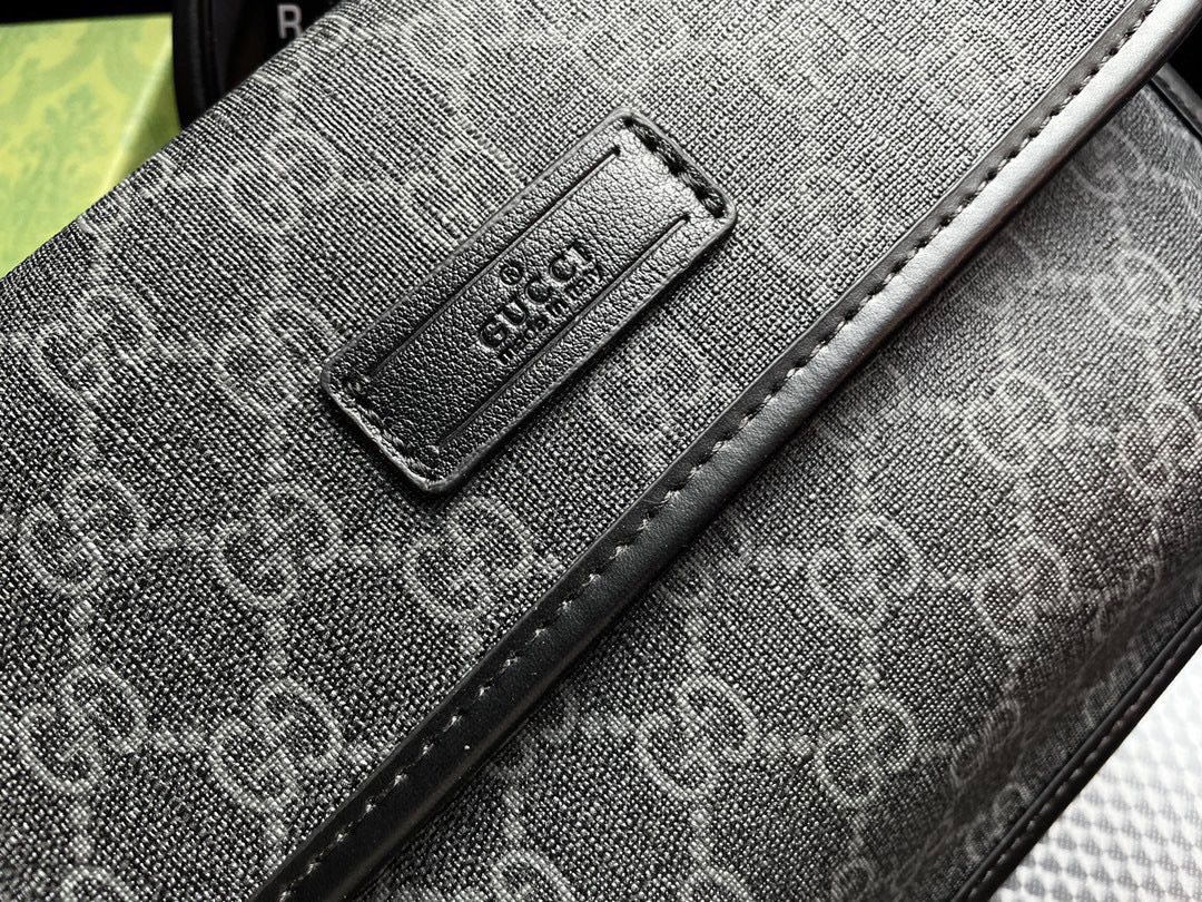 Gucci GG Supreme