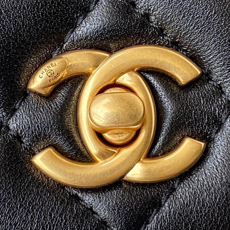 Chanel Wallet on Chain