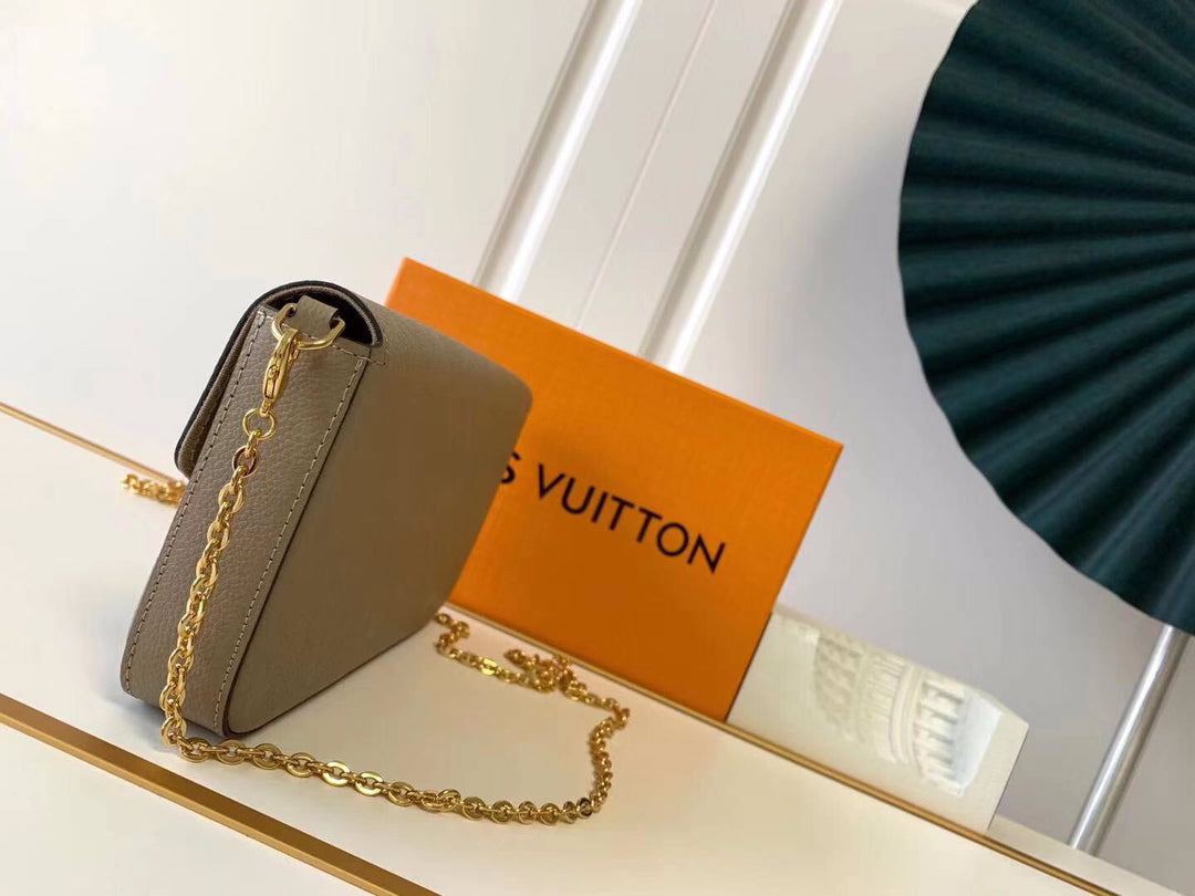 LV Pochette Felicie