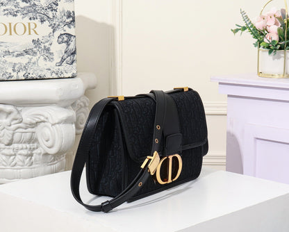 DIOR Montaigne bag