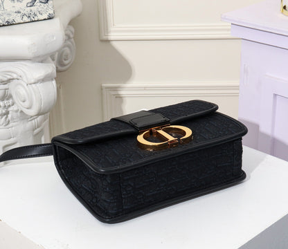 DIOR Montaigne bag