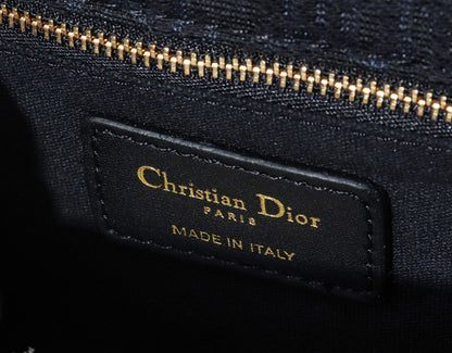 DIOR Montaigne bag