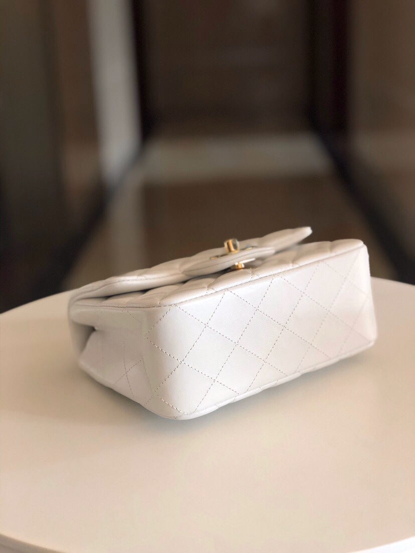 Chanel Women Messenger Bag
