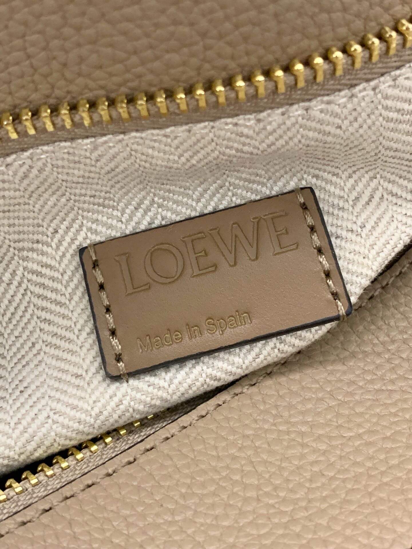 Loewe Medium Puzzle Bag