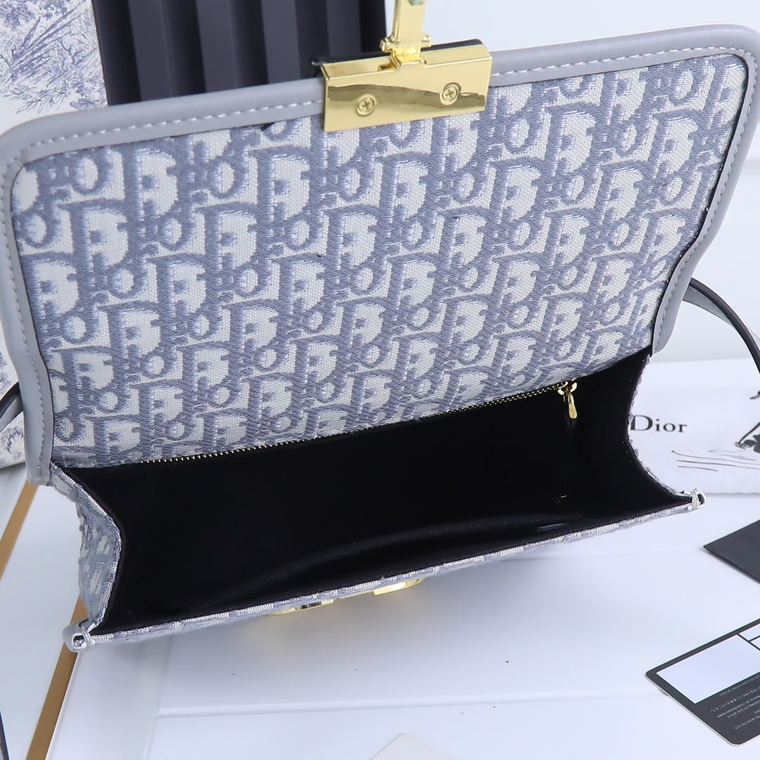 DIOR Montaigne Bag