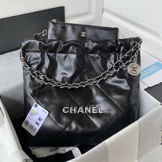 Chanel 22 Shopping Bag