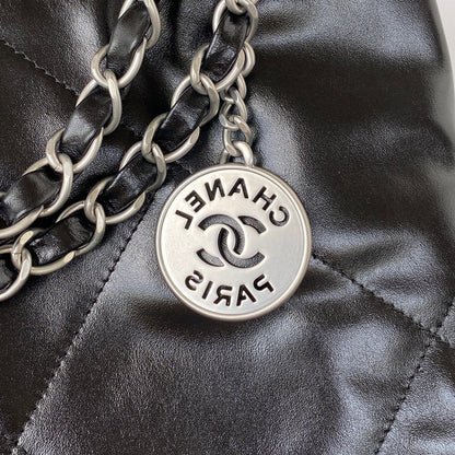 Chanel 22 Shopping Bag