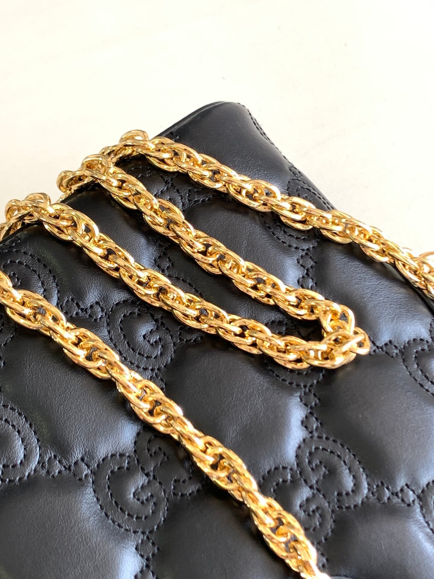 GG Matelassé Small Bag