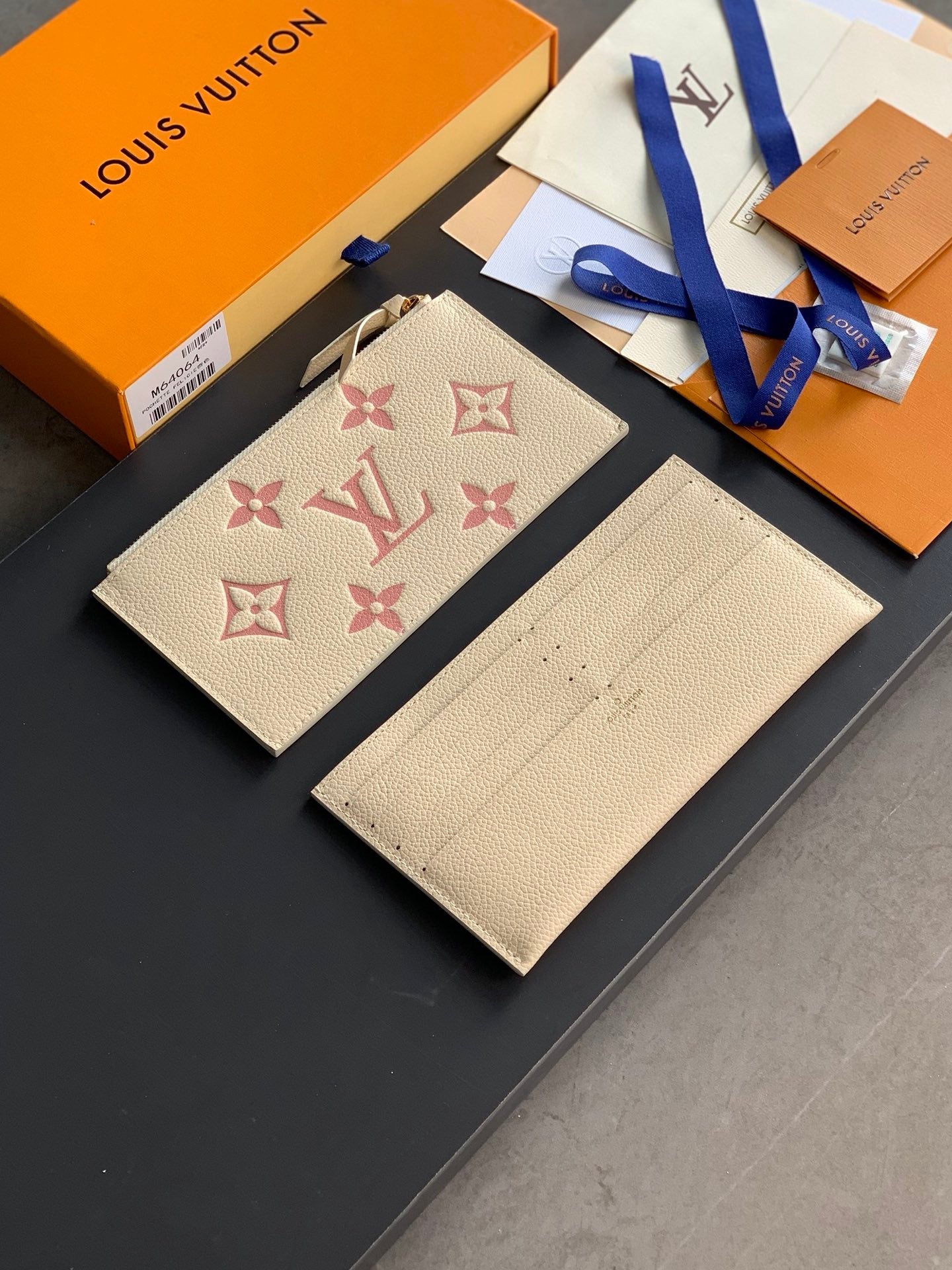 LV FÉLICIE POCHETTE Chain Bag