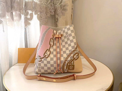 LV NeoNoe Monogram Bag