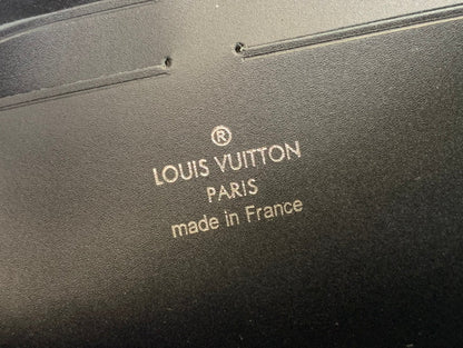 LV S Lock A4 Pouch