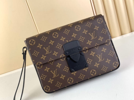 LV S Lock A4 Pouch