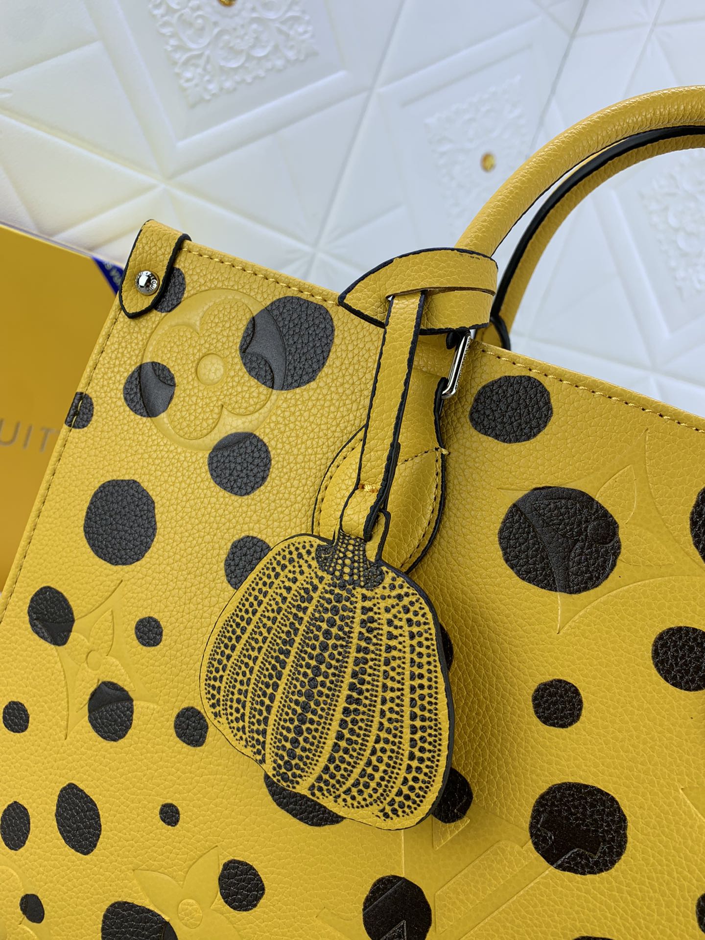 LV ONTHEGO Bag