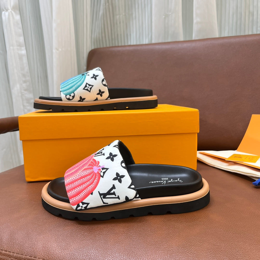 LV Latest Embossed Slippers