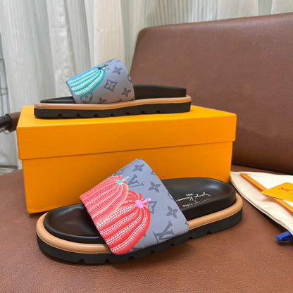 LV Latest Embossed Slippers