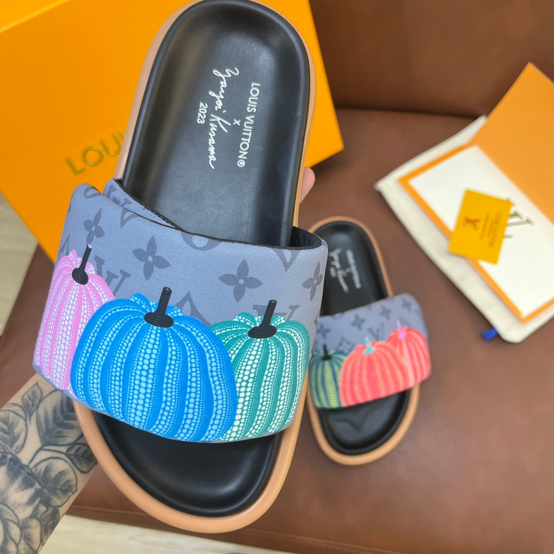LV Latest Embossed Slippers