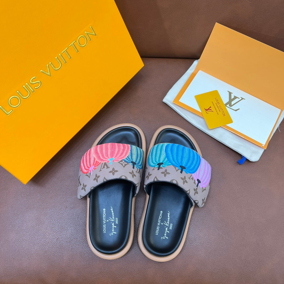 LV Latest Embossed Slippers