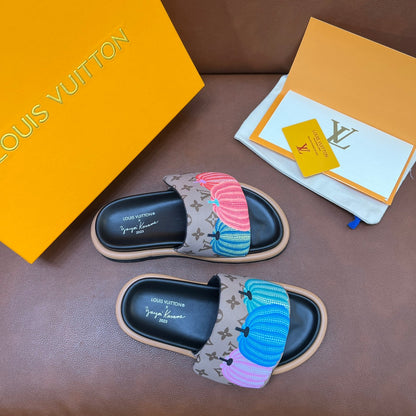 LV Latest Embossed Slippers