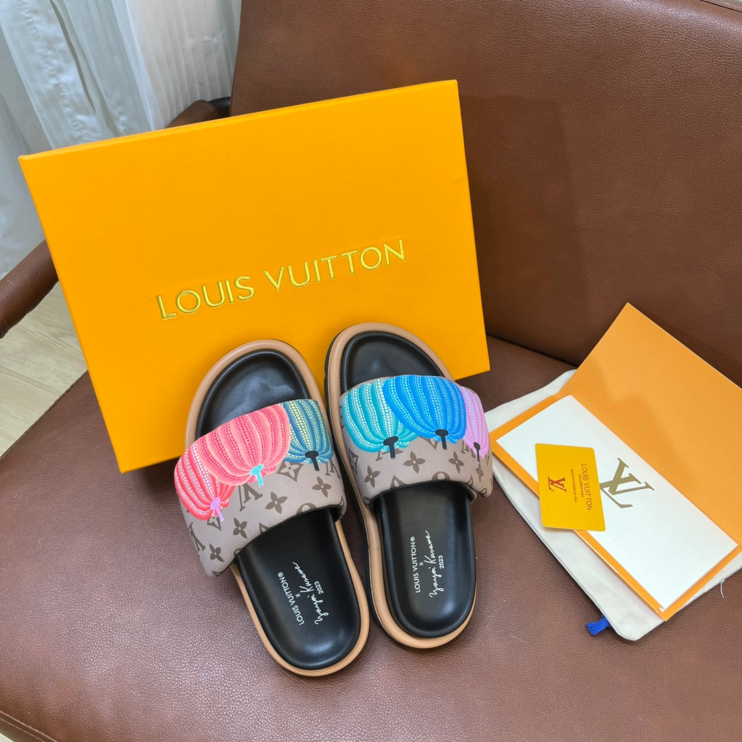 LV Latest Embossed Slippers