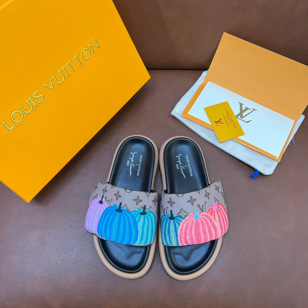 LV Latest Embossed Slippers