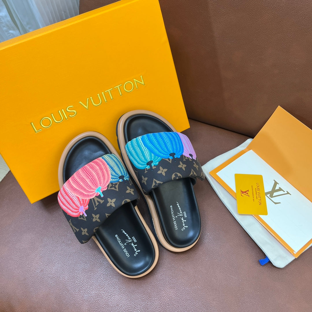 LV Latest Embossed Slippers