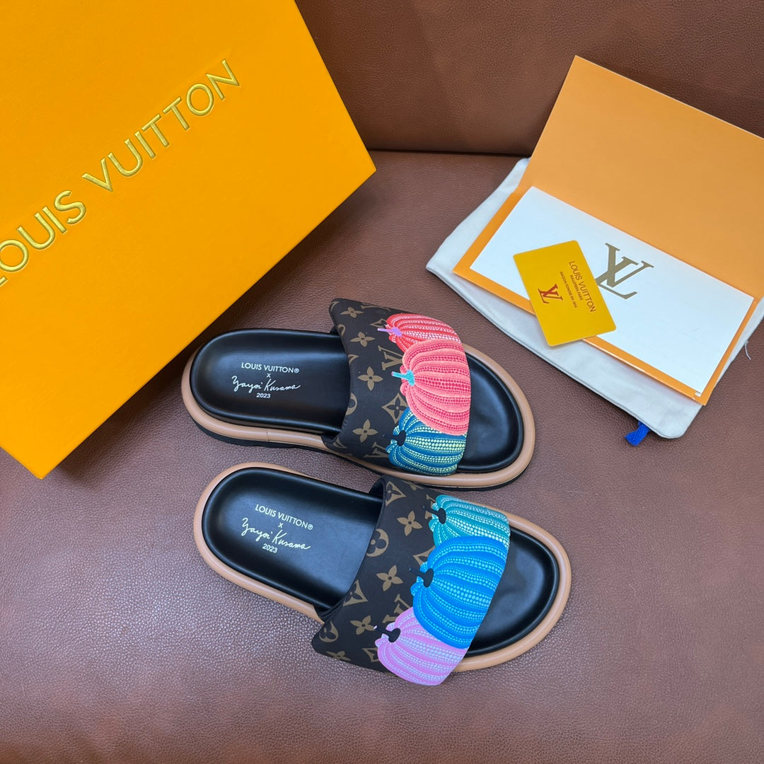 LV Latest Embossed Slippers
