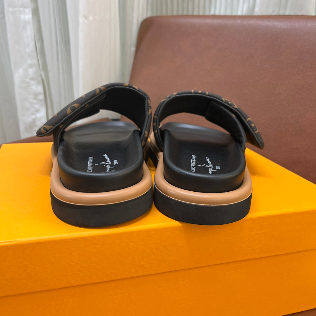 LV Latest Embossed Slippers