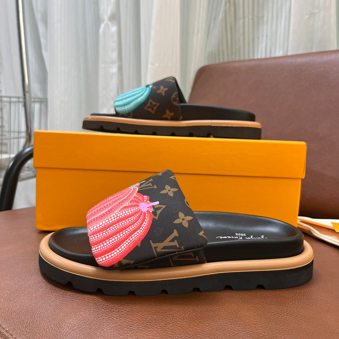 LV Latest Embossed Slippers
