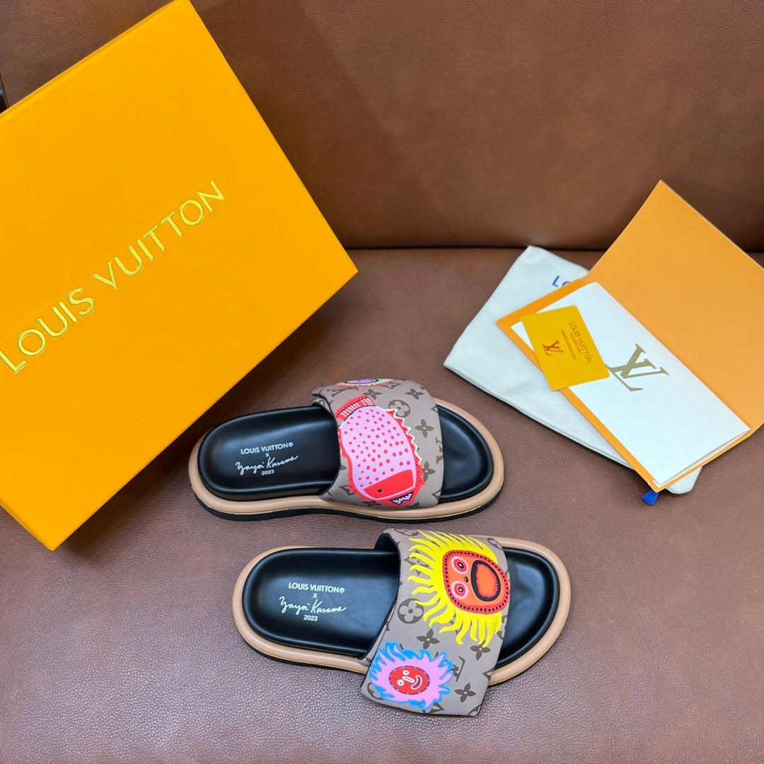 LV Latest Embossed Slippers