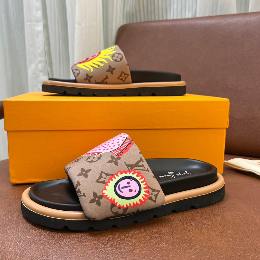 LV Latest Embossed Slippers
