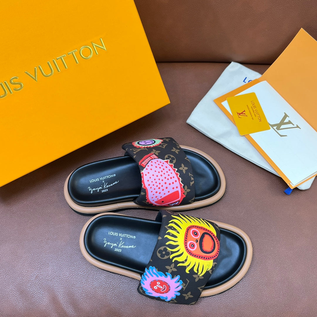 LV Latest Embossed Slippers