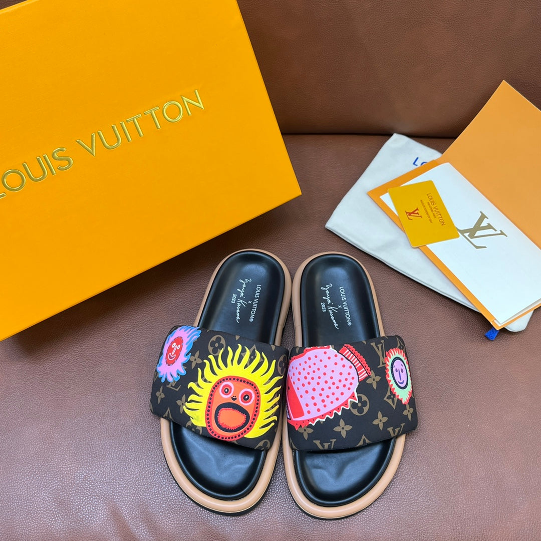 LV Latest Embossed Slippers