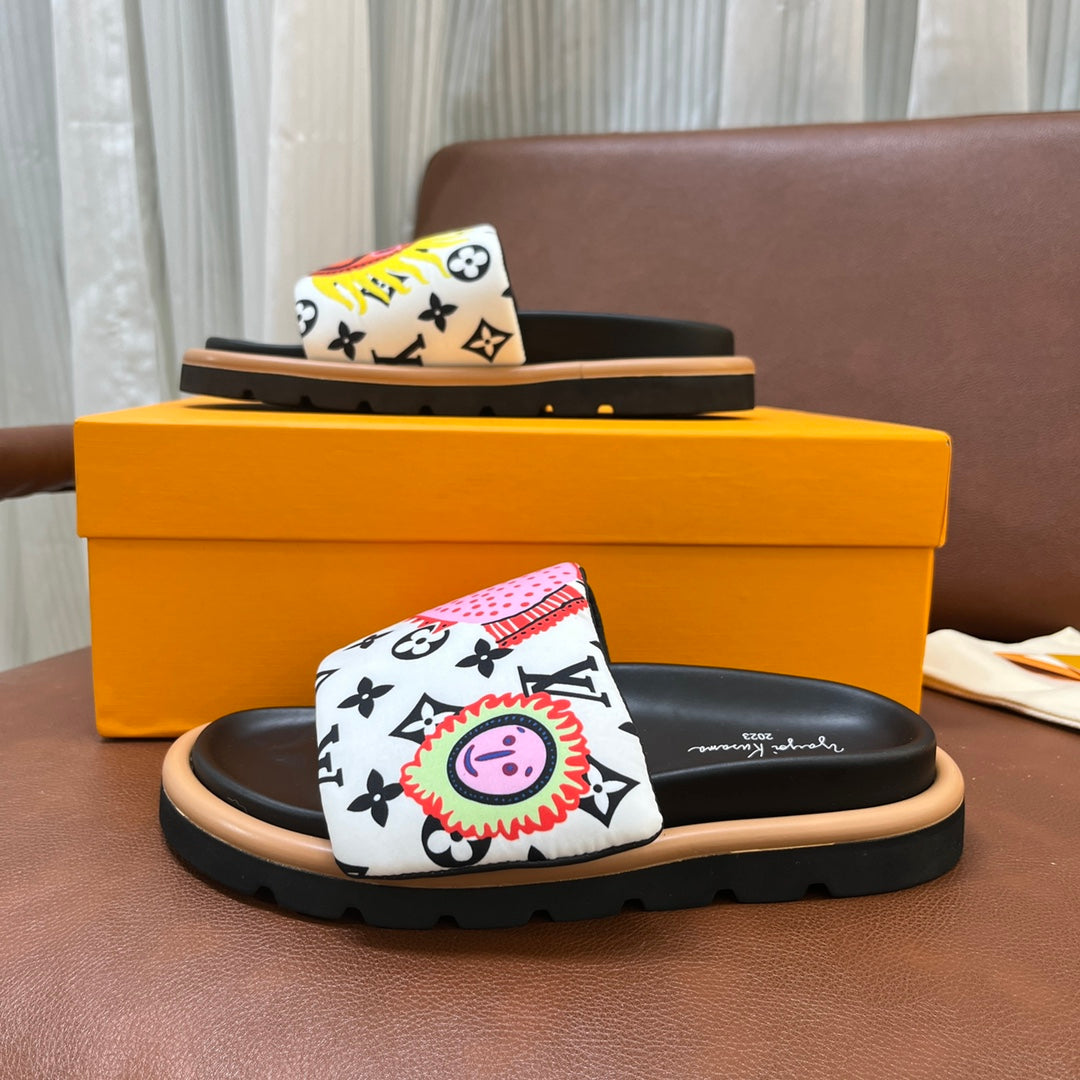 LV Latest Embossed Slippers
