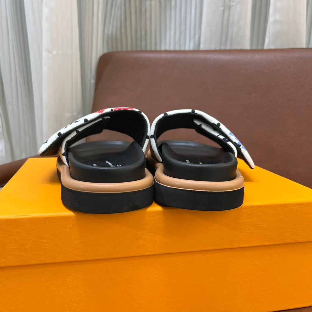 LV Latest Embossed Slippers