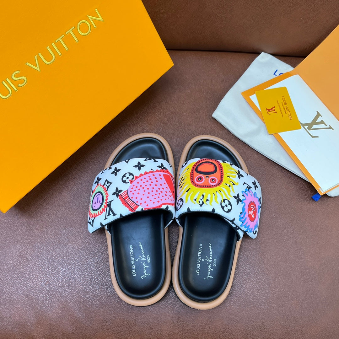 LV Latest Embossed Slippers