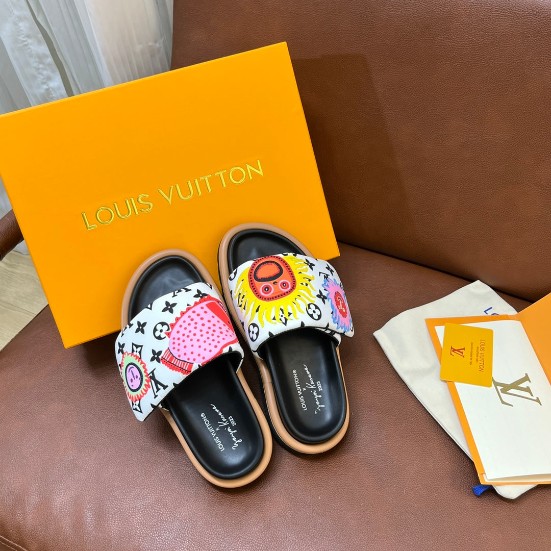 LV Latest Embossed Slippers