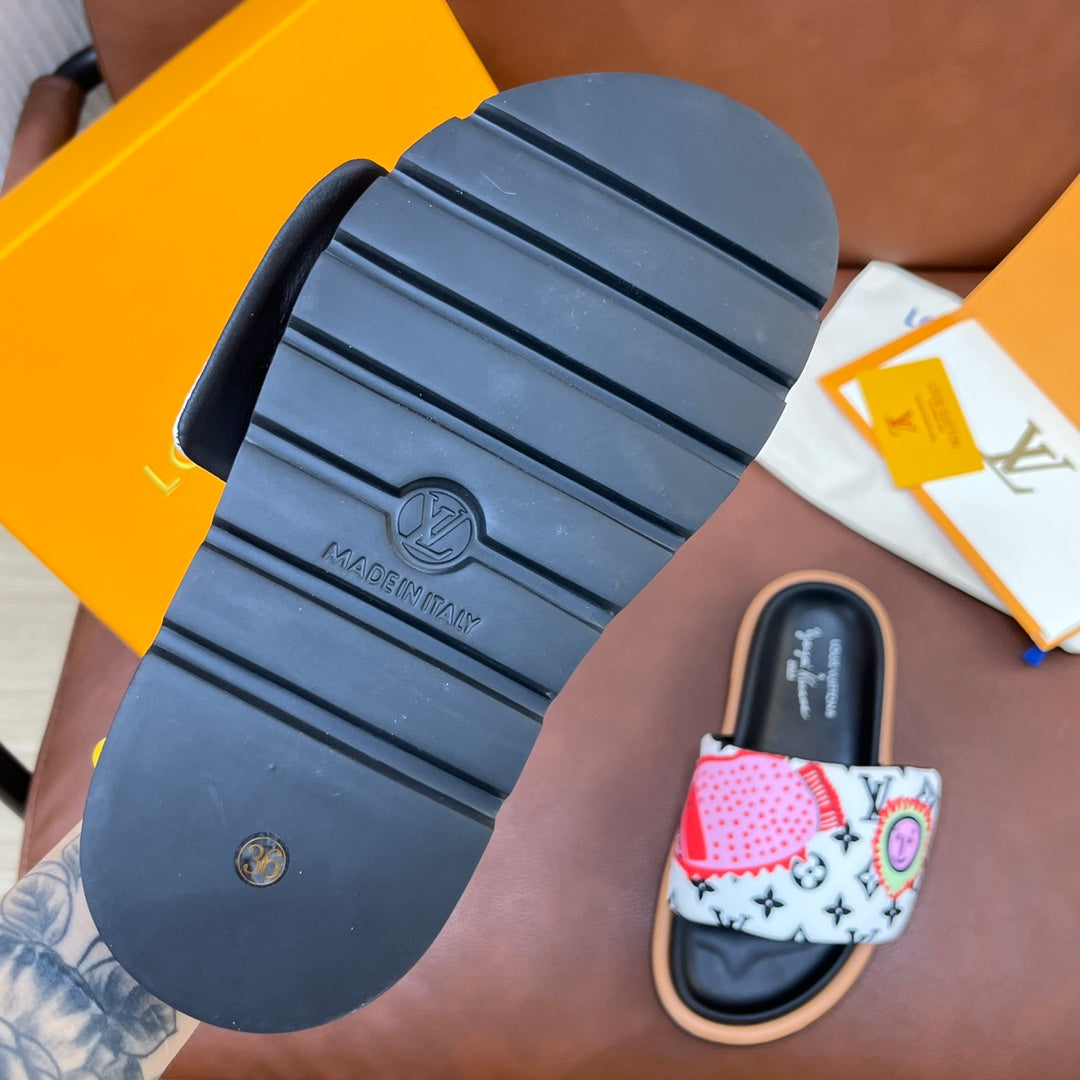 LV Latest Embossed Slippers
