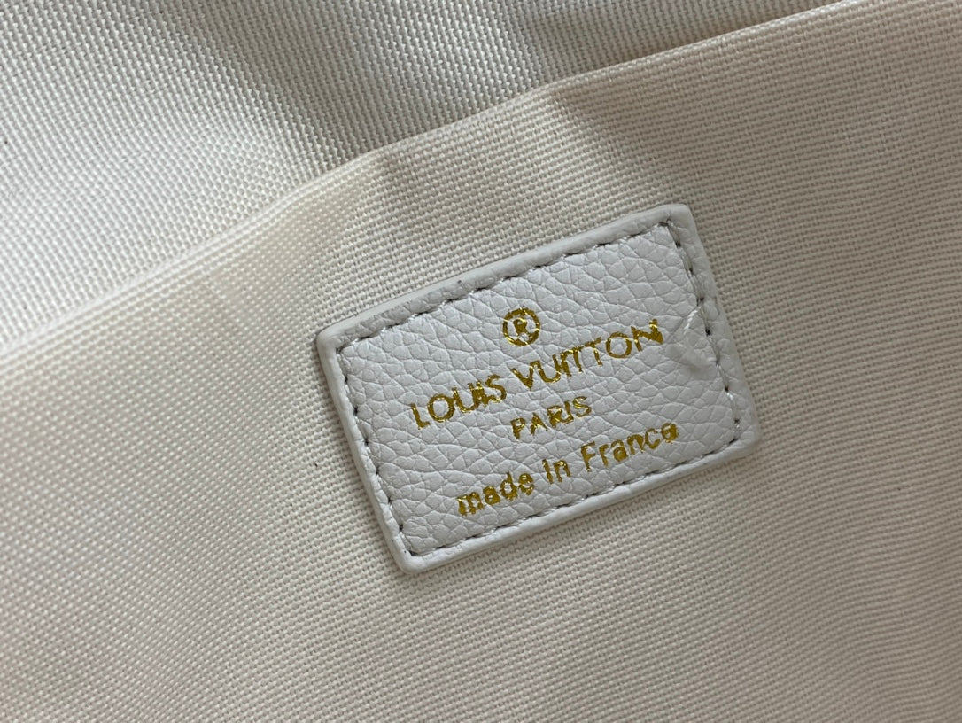 LV Pochette Felicie Chain Bag