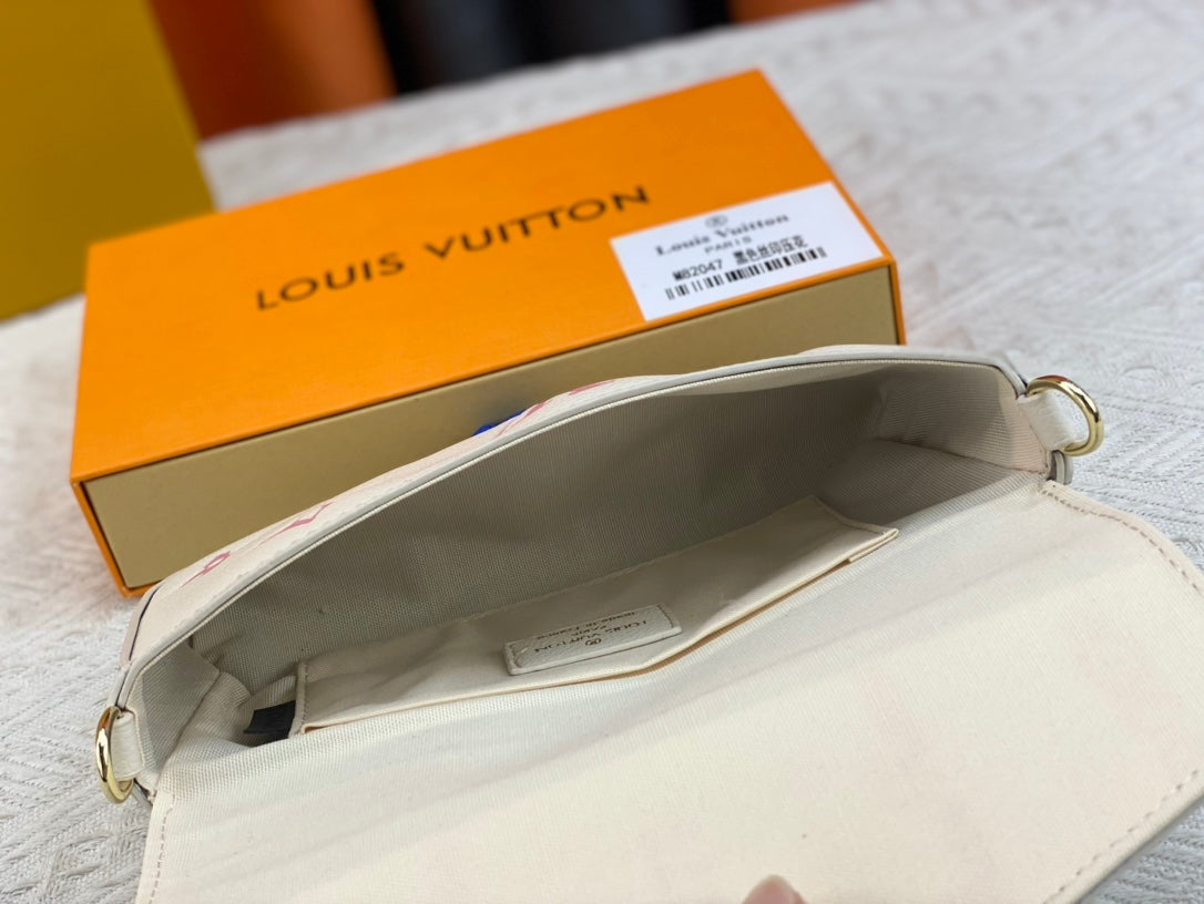 LV Pochette Felicie Chain Bag